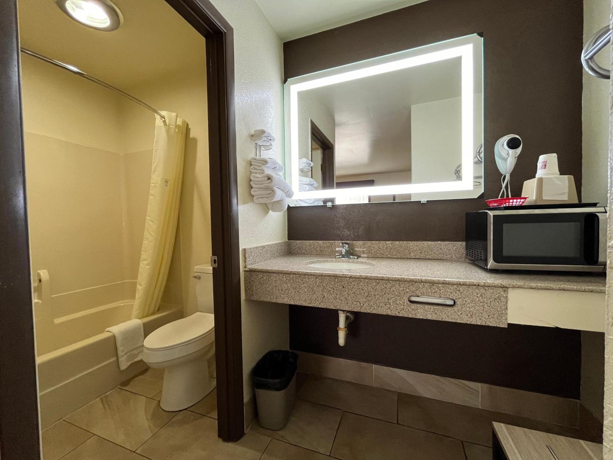 Budget Inn By Oyo Nassawadox Hwy 13 Zewnętrze zdjęcie
